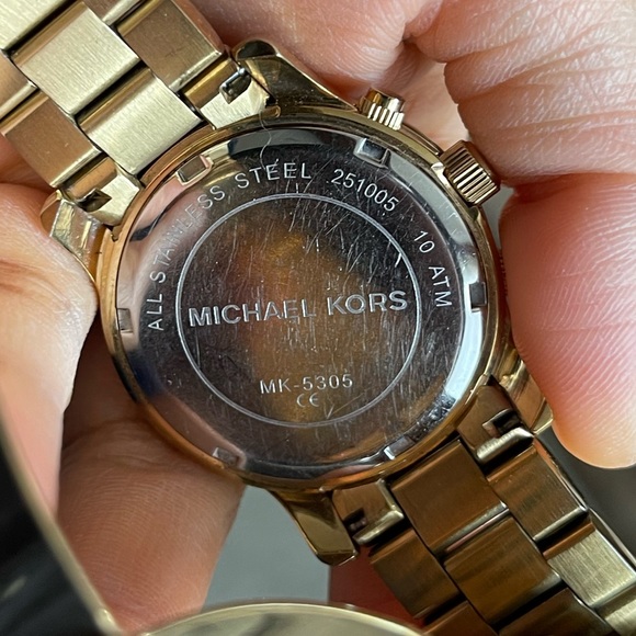 Michael Kors NEW BATTERY Gold Watch Mother of Pearl MK-5305 Runway Chronograph - Picture 14 of 15